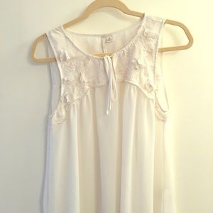 Lauren Conrad Sheet White Sleeveless Top